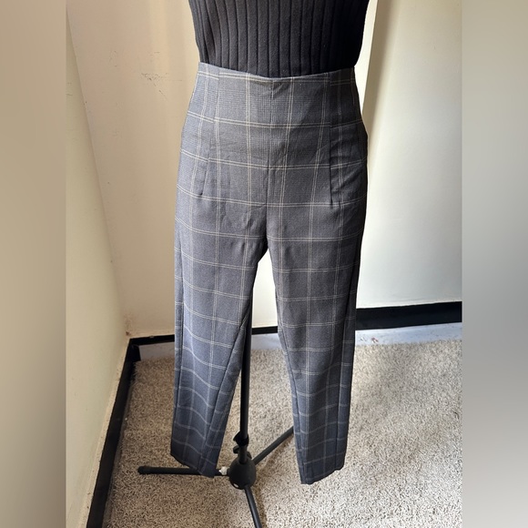 Checked Leggings with zipper at the back. - Picture 5 of 8